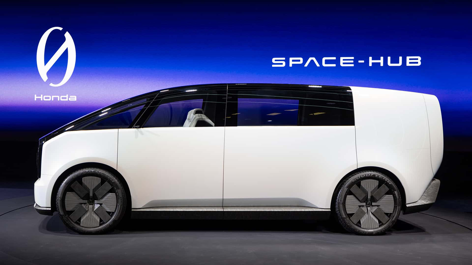 Η Honda παρουσίασε το Saloon και το Space-Hub minivan concept στη CES